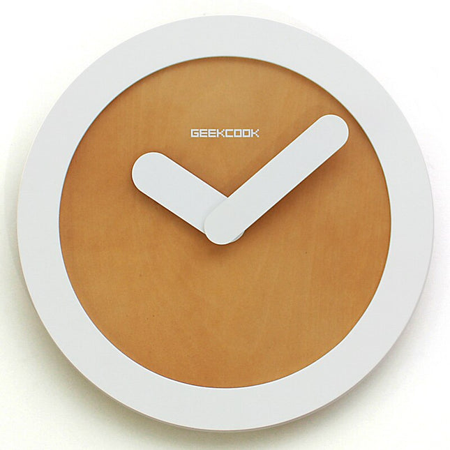 Reloj de pared con agujas gruesas