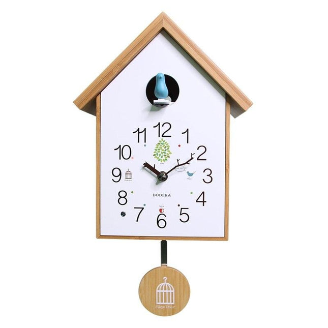 Reloj de cuco de madera blanco