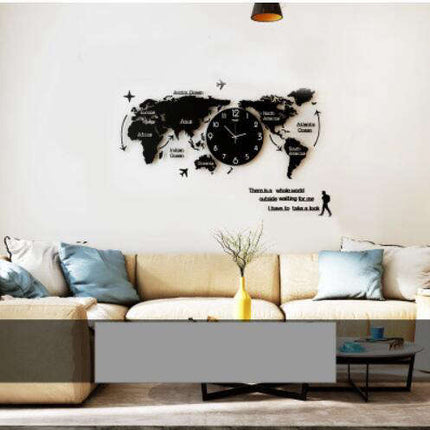 Reloj de pared gigante con mapamundi