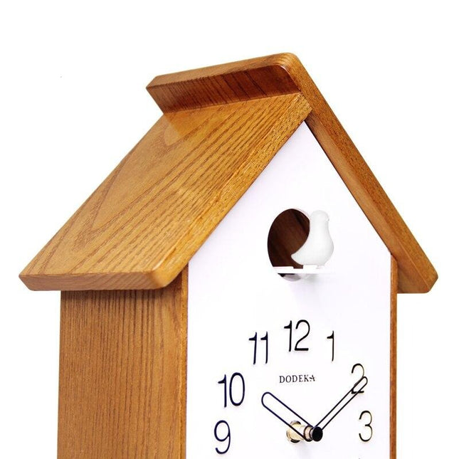 Reloj de cuco de madera blanco