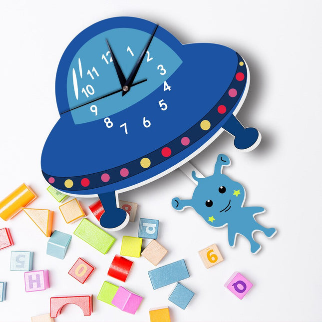 Reloj de pared infantil diseño ovni