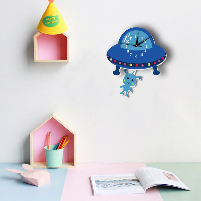 Reloj de pared infantil diseño ovni
