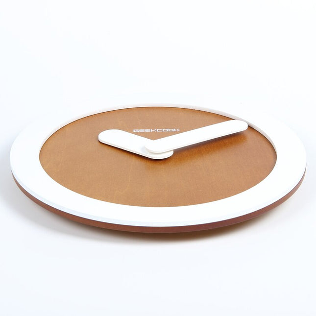 Reloj de pared con agujas gruesas