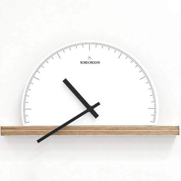 Reloj de pared original semicircular