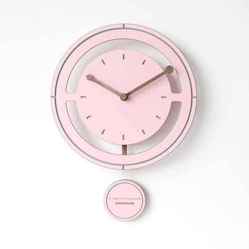Reloj de pared con péndulo colorido