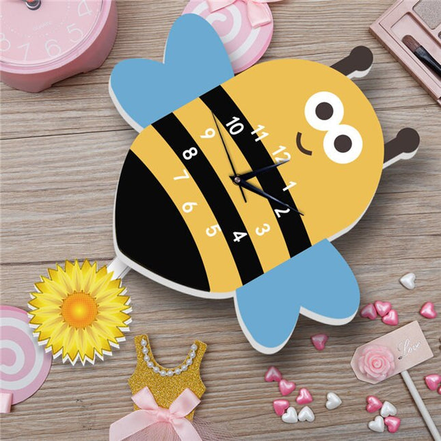 Reloj de pared infantil con péndulo cohete