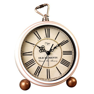 Reloj de mesa vintage retro dorado