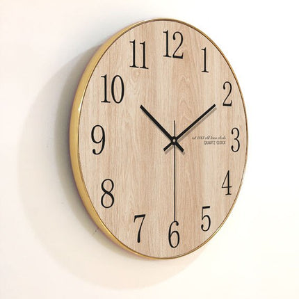 Reloj de pared madera diseño sencillo