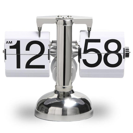 Reloj de mesa flip plateado moderno