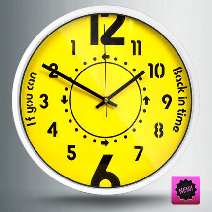 Reloj de pared invertido de diseño