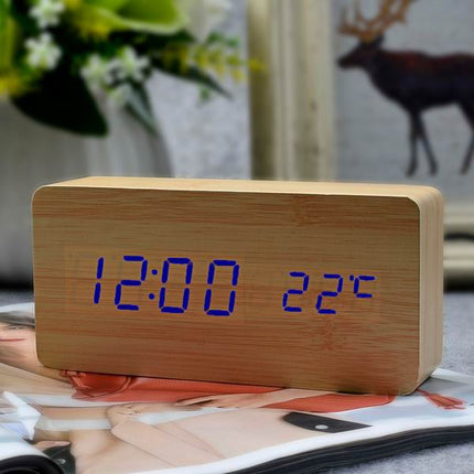 Despertador Digital Clásico de Madera