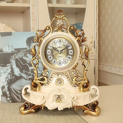 Reloj de sobremesa vintage antiguo dorado