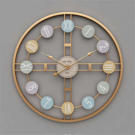 Reloj de pared industrial números coloridos