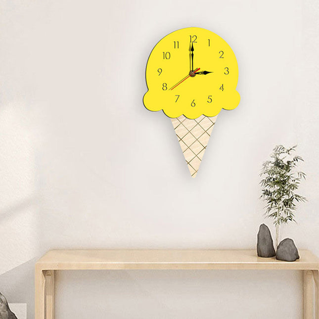 Reloj de pared con forma de helado