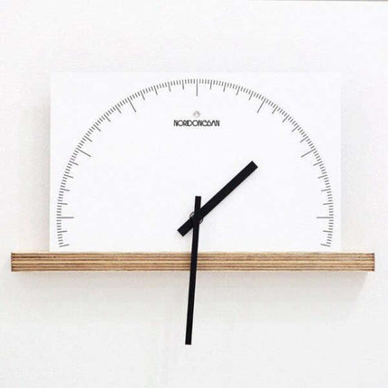Reloj de pared original semicircular