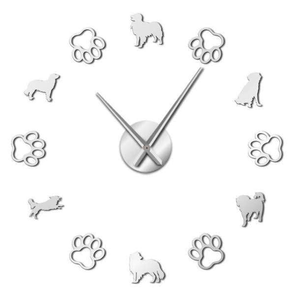 Reloj adhesivo con perros y huellas