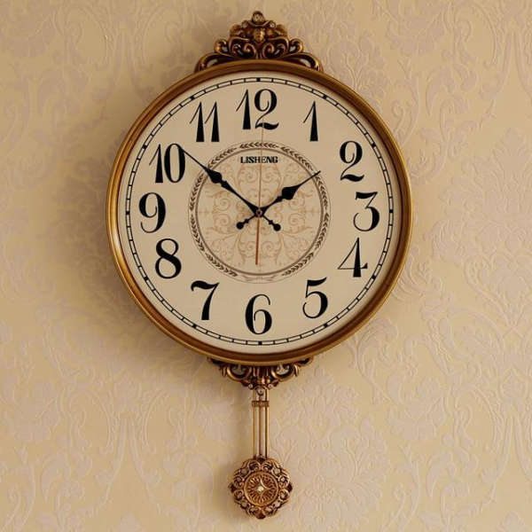 Reloj de pared vintage con péndulo