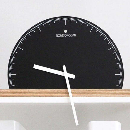 Reloj de pared original semicircular