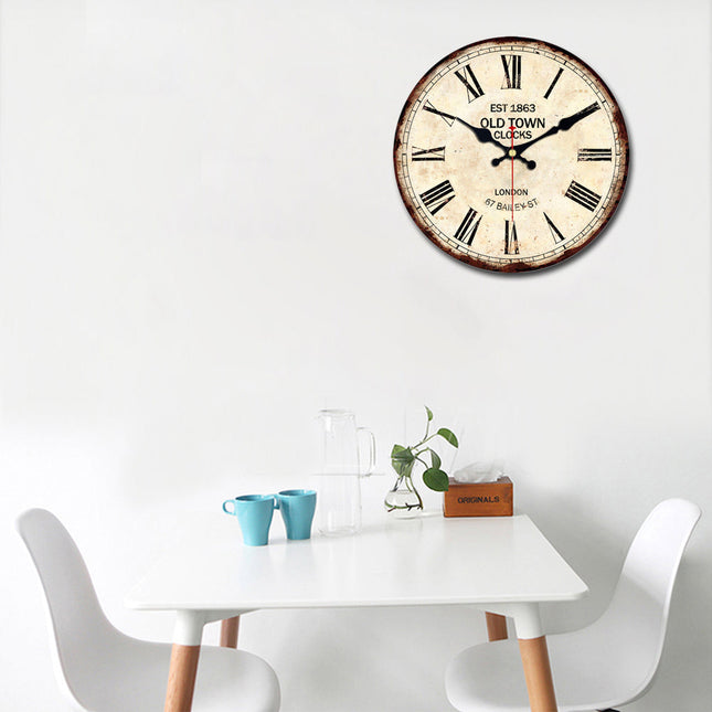 Reloj de pared vintage blanco roto