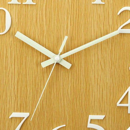 Reloj de pared madera números luminiscentes