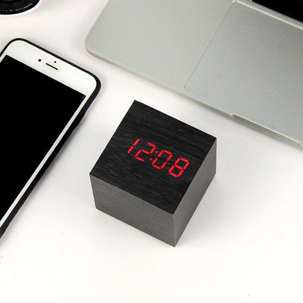Despertador digital cubo de madera LED