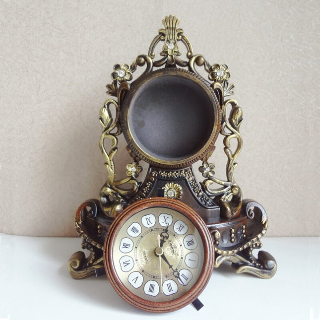 Reloj de sobremesa vintage antiguo dorado