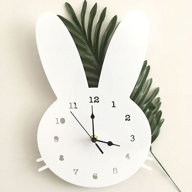 Reloj de pared con orejas conejo
