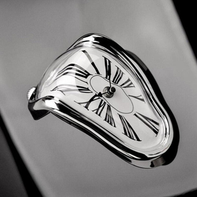 Reloj de sobremesa derretido estilo Dalí