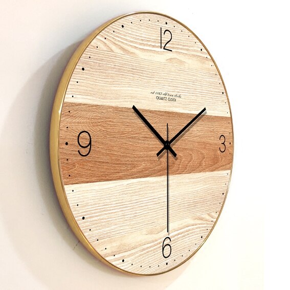 Reloj de pared de madera artesanal