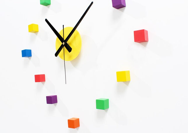 Reloj de pared cubos de colores
