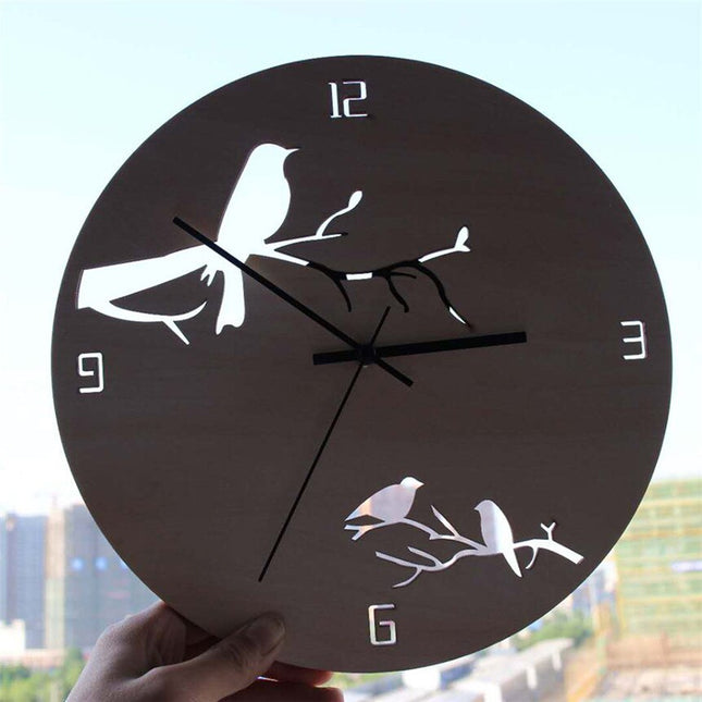 Reloj de pared de madera con pájaros
