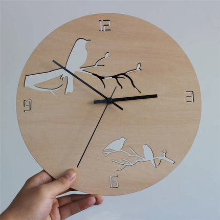 Reloj de pared de madera con pájaros