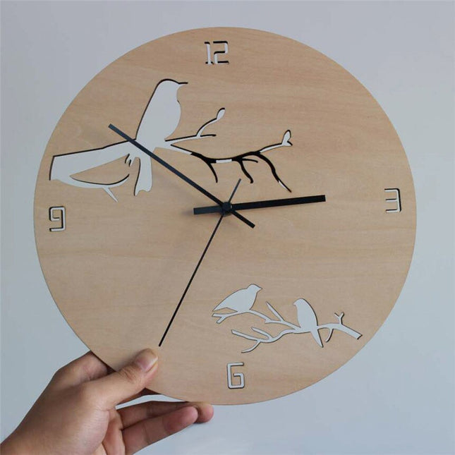 Reloj de pared de madera con pájaros