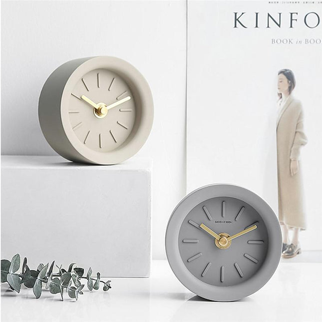 Reloj de mesa de cemento minimalista