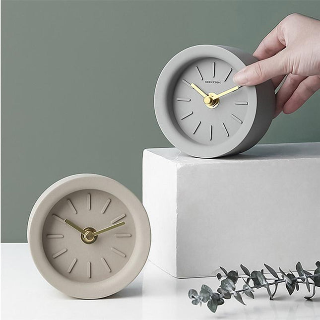 Reloj de mesa de cemento minimalista