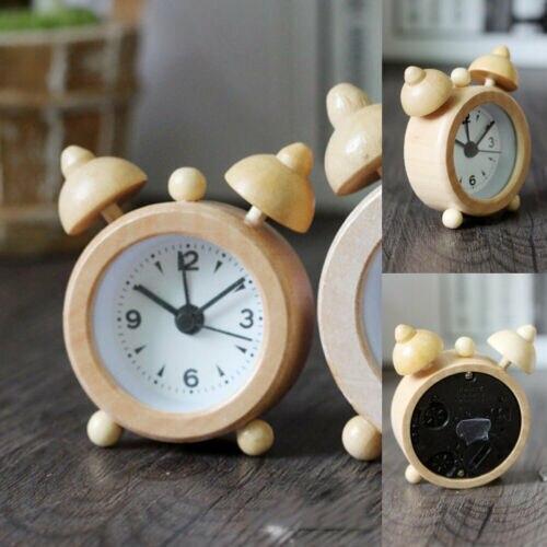 Pequeño despertador de madera para mesita