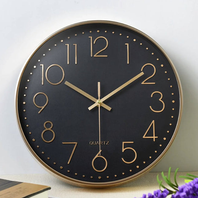 Reloj de pared moderno negro y dorado