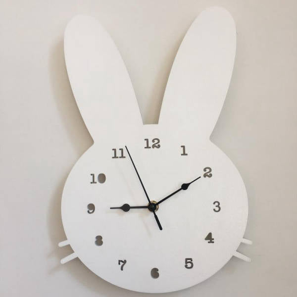Reloj de pared con orejas conejo