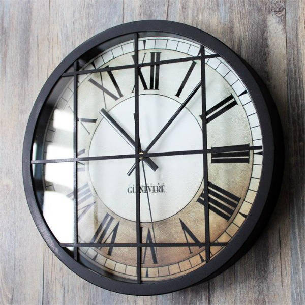 Reloj de pared industrial de hierro