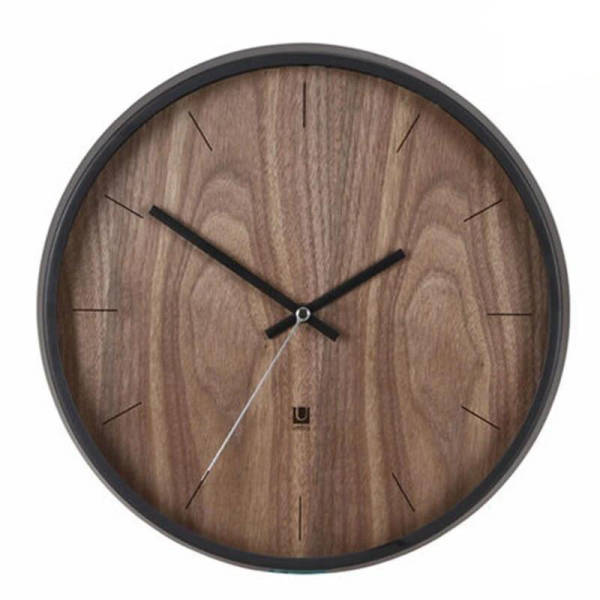 Reloj de pared silencioso de madera