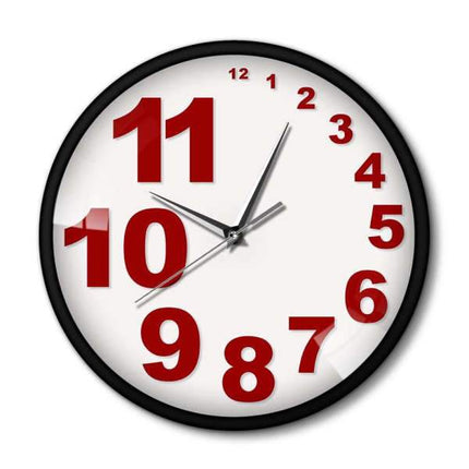 Reloj de pared moderno con números grandes
