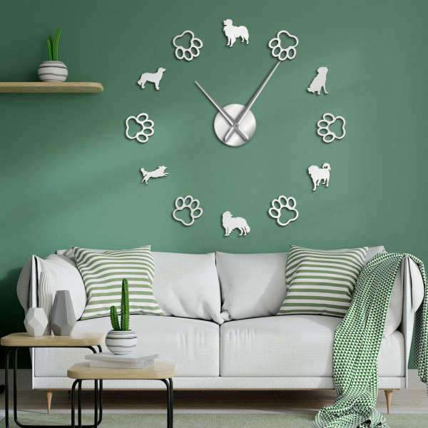 Reloj adhesivo con perros y huellas