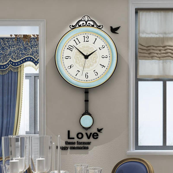 Reloj de péndulo moderno pared azul