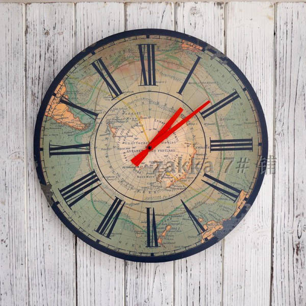 Reloj de pared rústico mapa antiguo