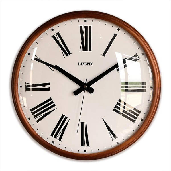 Reloj pared madera y cristal clásico