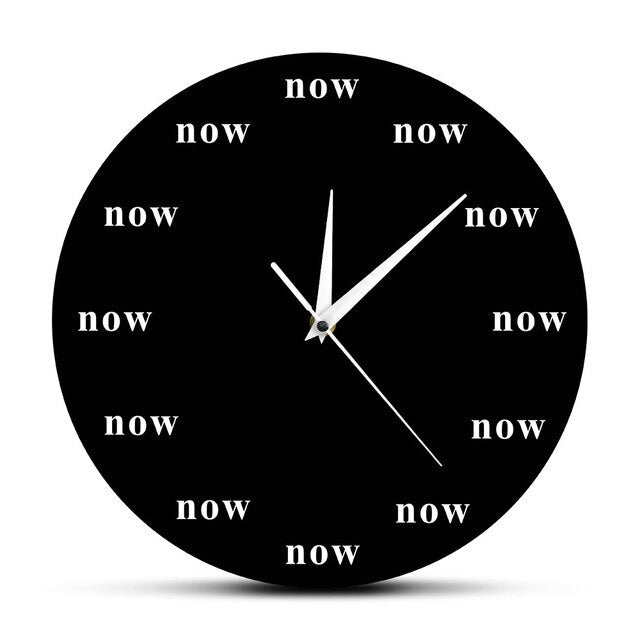 Reloj de pared minimalista "Now" motivacional