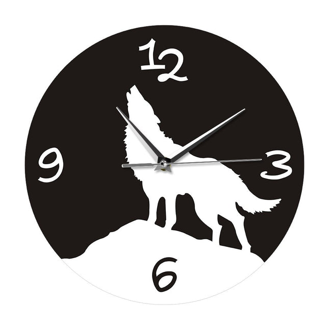 Reloj de pared con silueta lobo aullando